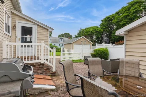 469 Chester Street Uniondale NY 11553