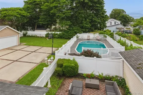 469 Chester Street Uniondale NY 11553