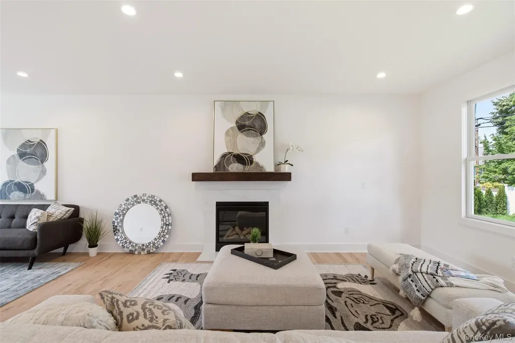 16 Otsego Place Jericho NY 11753