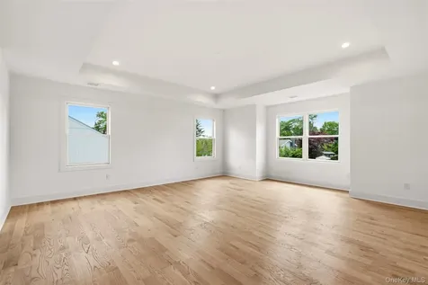 16 Otsego Place Jericho NY 11753