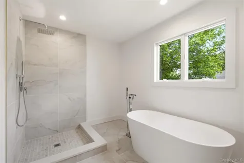 16 Otsego Place Jericho NY 11753