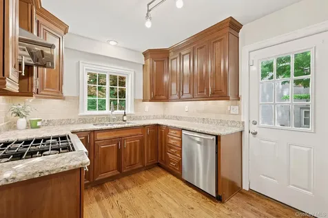 80 Jane Street Hartsdale NY 10530