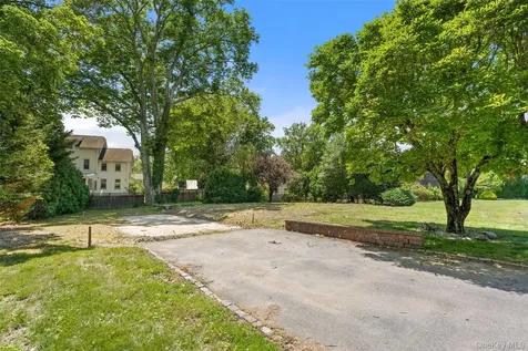 819 The Crescent Mamaroneck NY 10543