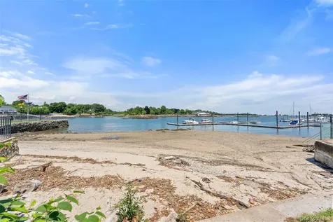 819 The Crescent Mamaroneck NY 10543