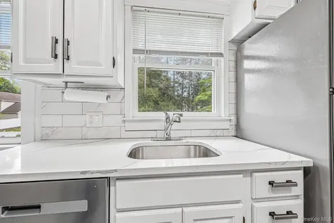 18 Miller Terrace White Plains NY 10607