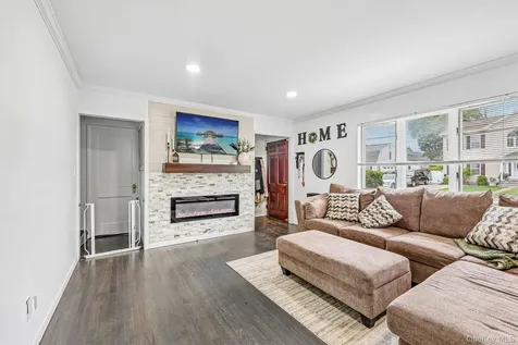 18 Miller Terrace White Plains NY 10607
