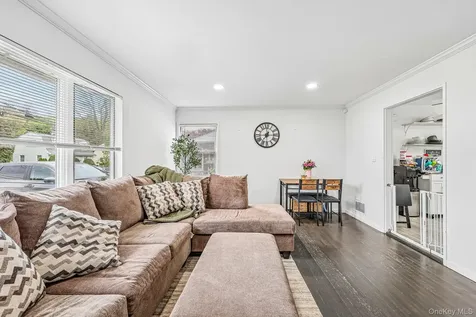 18 Miller Terrace White Plains NY 10607