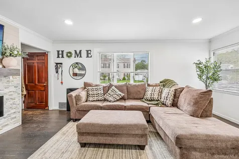18 Miller Terrace White Plains NY 10607