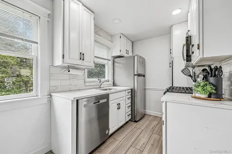 18 Miller Terrace White Plains NY 10607