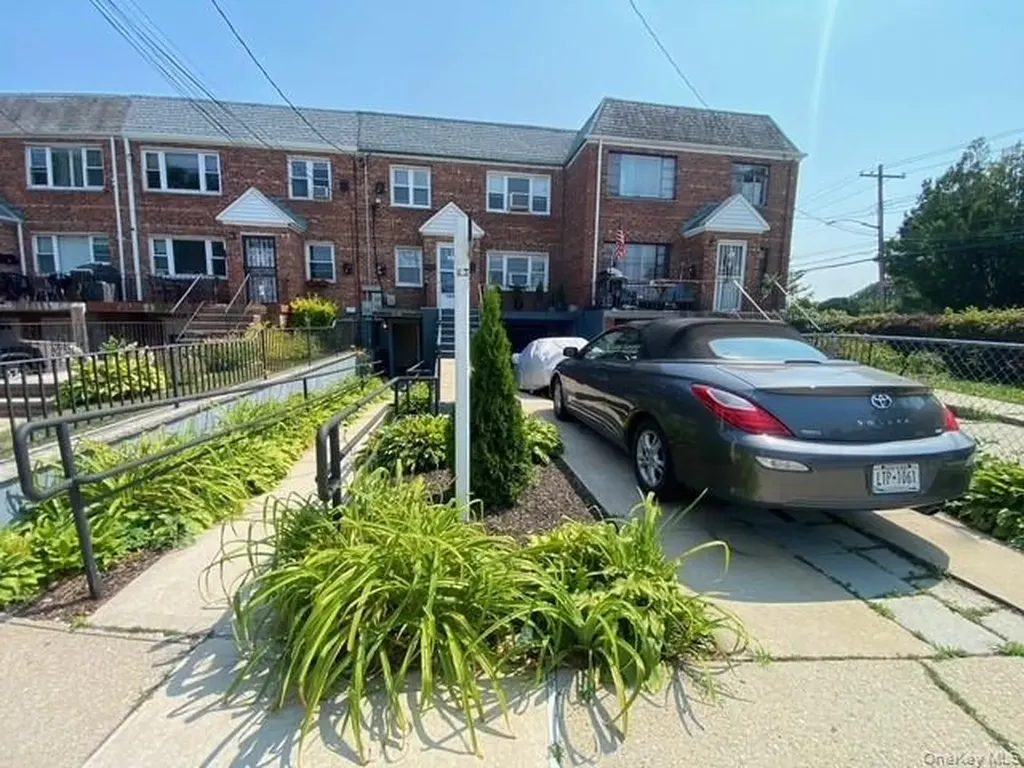 17154 46th Avenue Flushing NY 11358