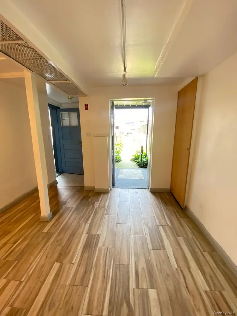 17154 46th Avenue Flushing NY 11358