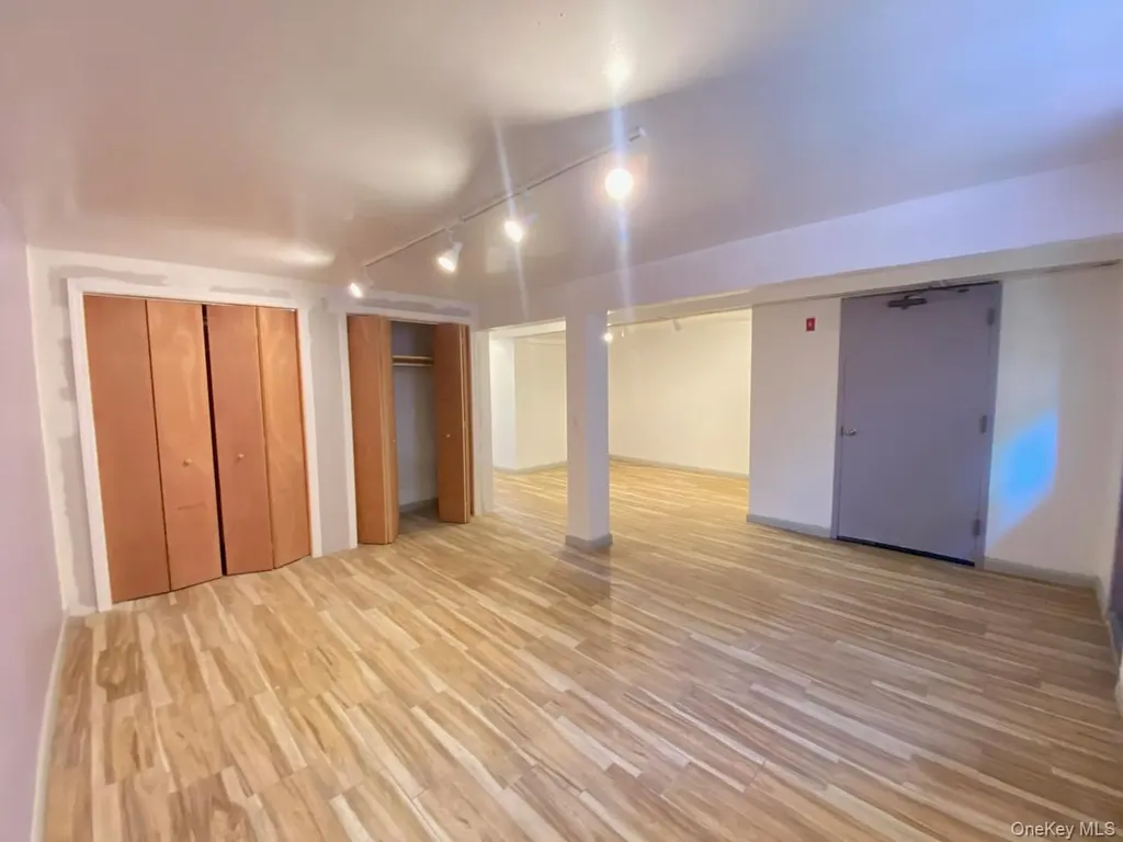 17154 46th Avenue Flushing NY 11358