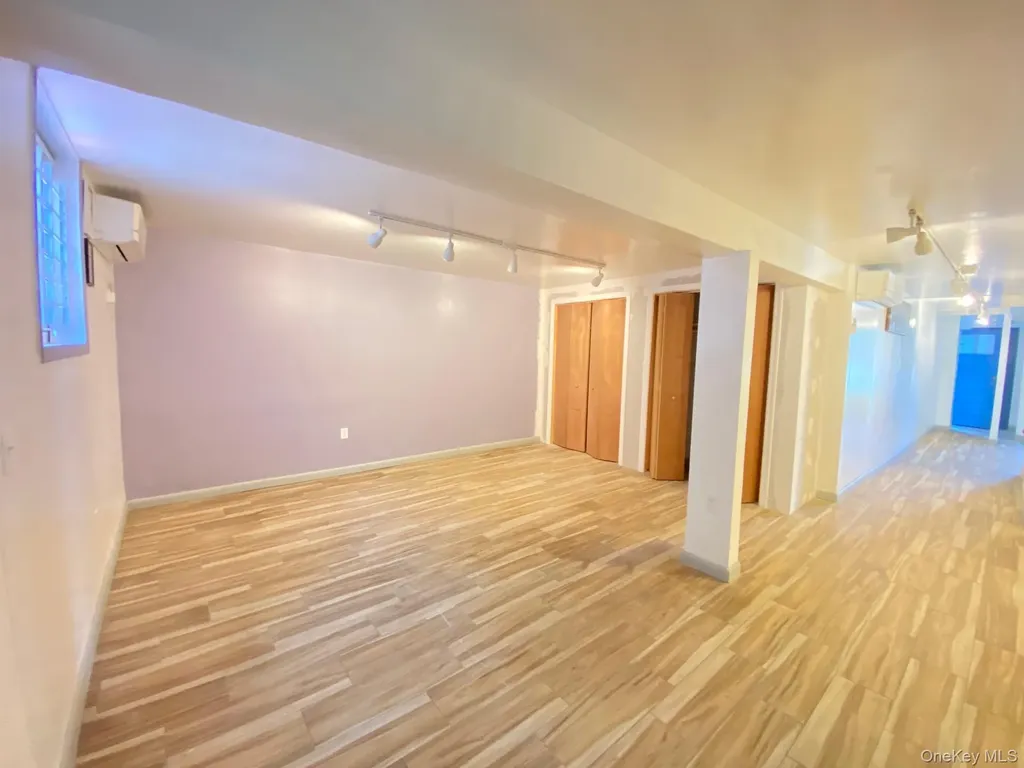 17154 46th Avenue Flushing NY 11358