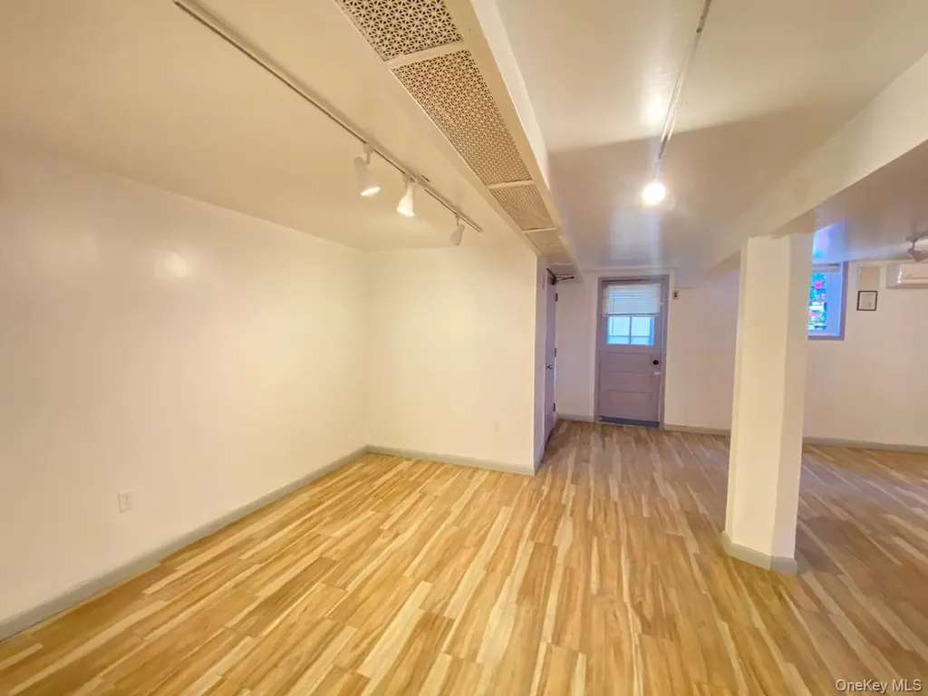 17154 46th Avenue Flushing NY 11358