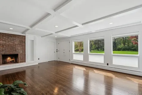 19 Frost Creek Drive Locust Valley NY 11560