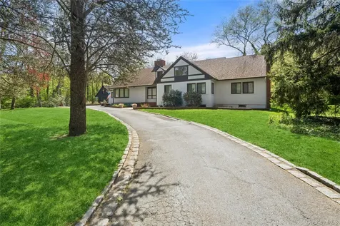 19 Frost Creek Drive Locust Valley NY 11560