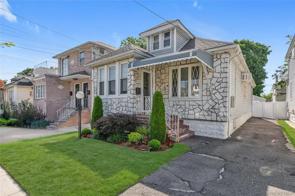 168-54 118th Road Jamaica NY 11434