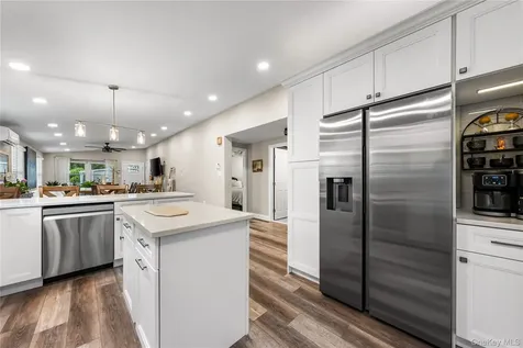 16 Dogwood Lane Manorville NY 11949