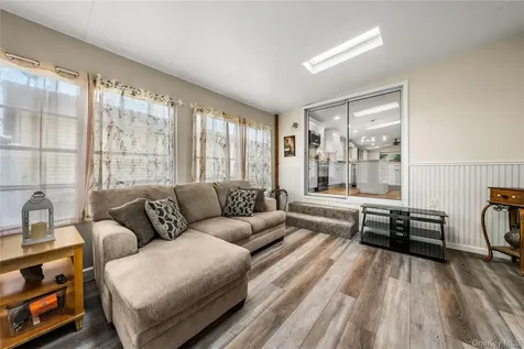 16 Dogwood Lane Manorville NY 11949