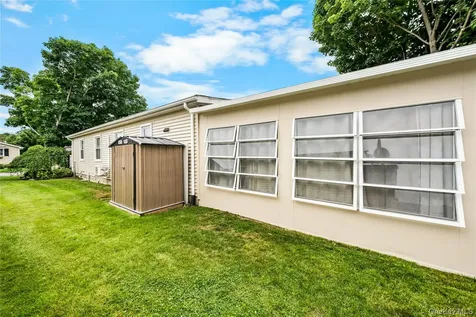 16 Dogwood Lane Manorville NY 11949