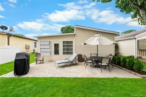 16 Dogwood Lane Manorville NY 11949