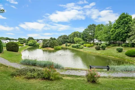 16 Dogwood Lane Manorville NY 11949