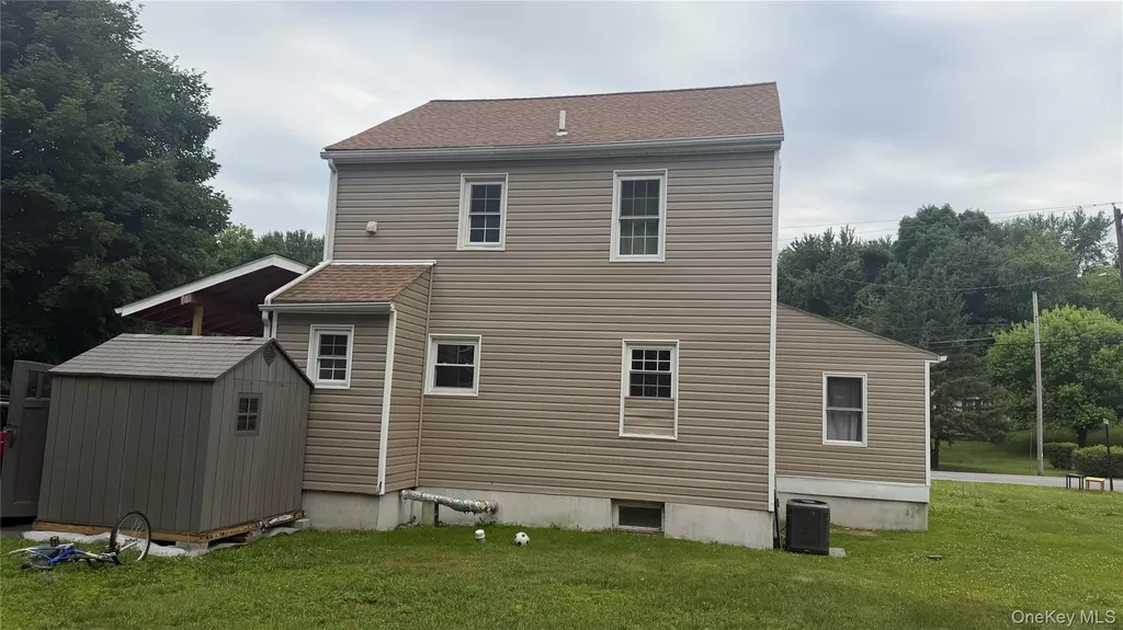 17 Degarmo Road Poughkeepsie NY 12603