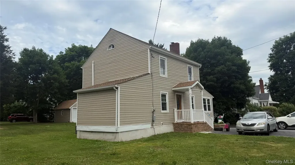 17 Degarmo Road Poughkeepsie NY 12603
