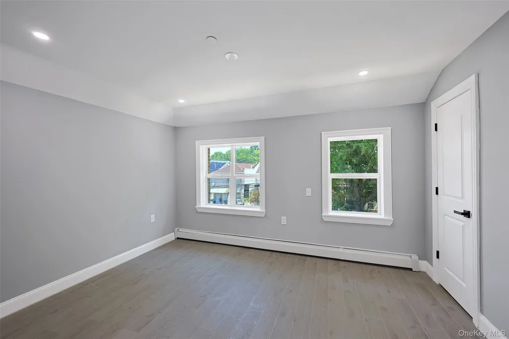 842 E 225th Street Bronx NY 10466
