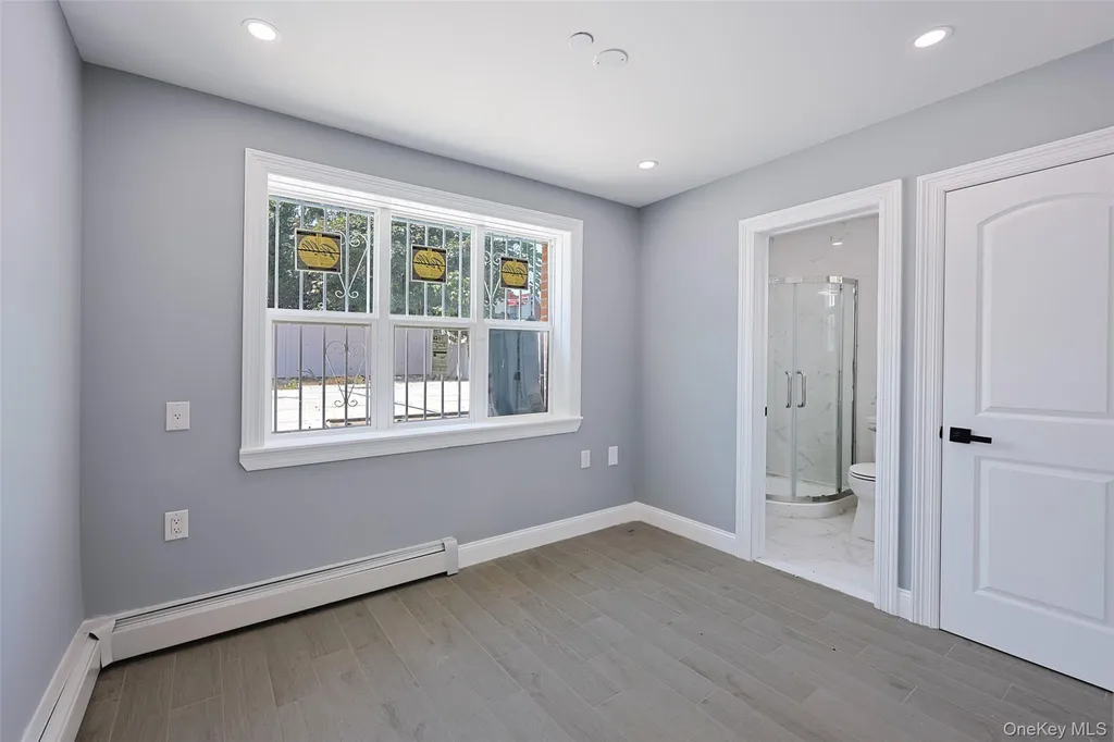 842 E 225th Street Bronx NY 10466