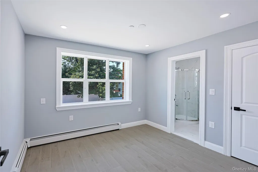 842 E 225th Street Bronx NY 10466