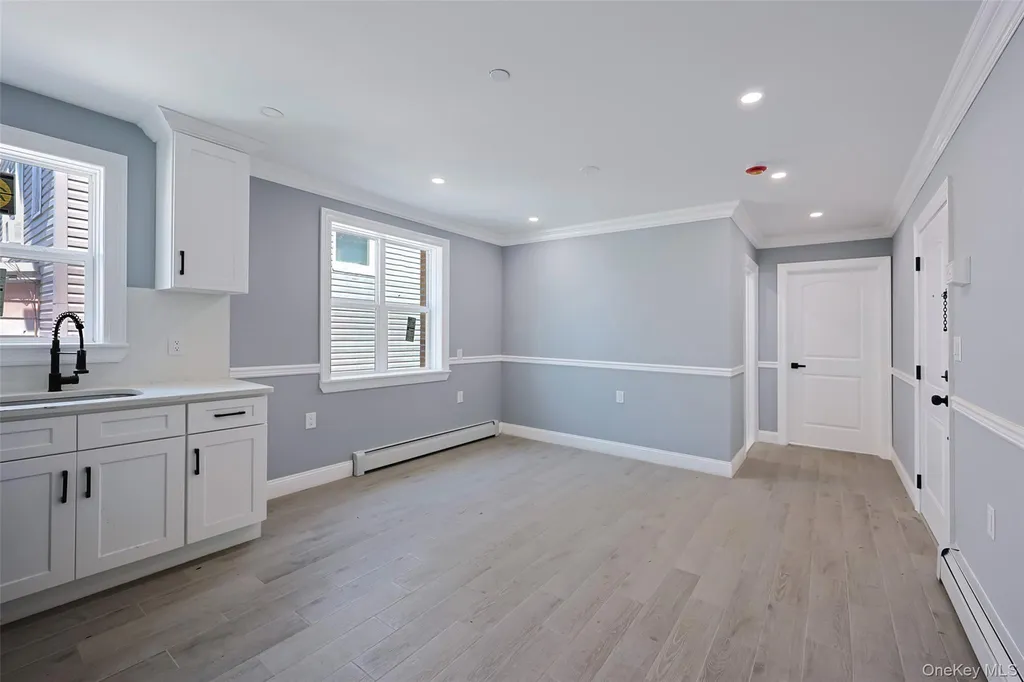 842 E 225th Street Bronx NY 10466