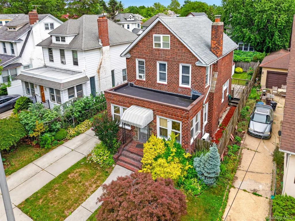 43-23 167th Street Flushing NY 11358