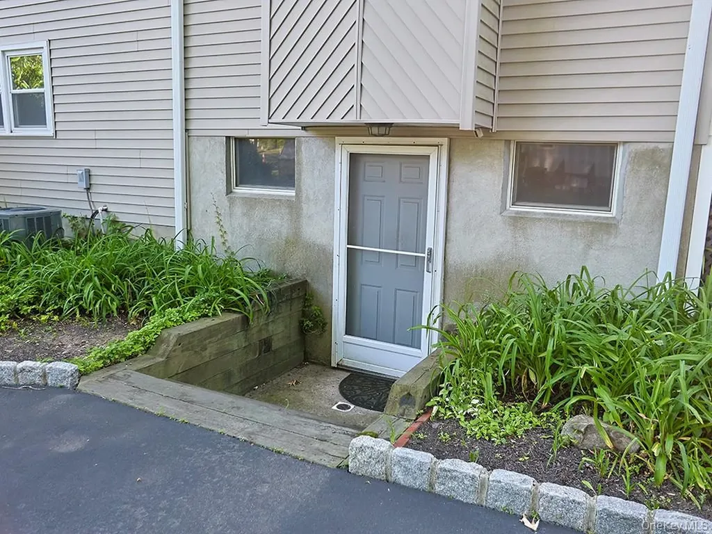 68 Van Buren Street Pearl River NY 10965