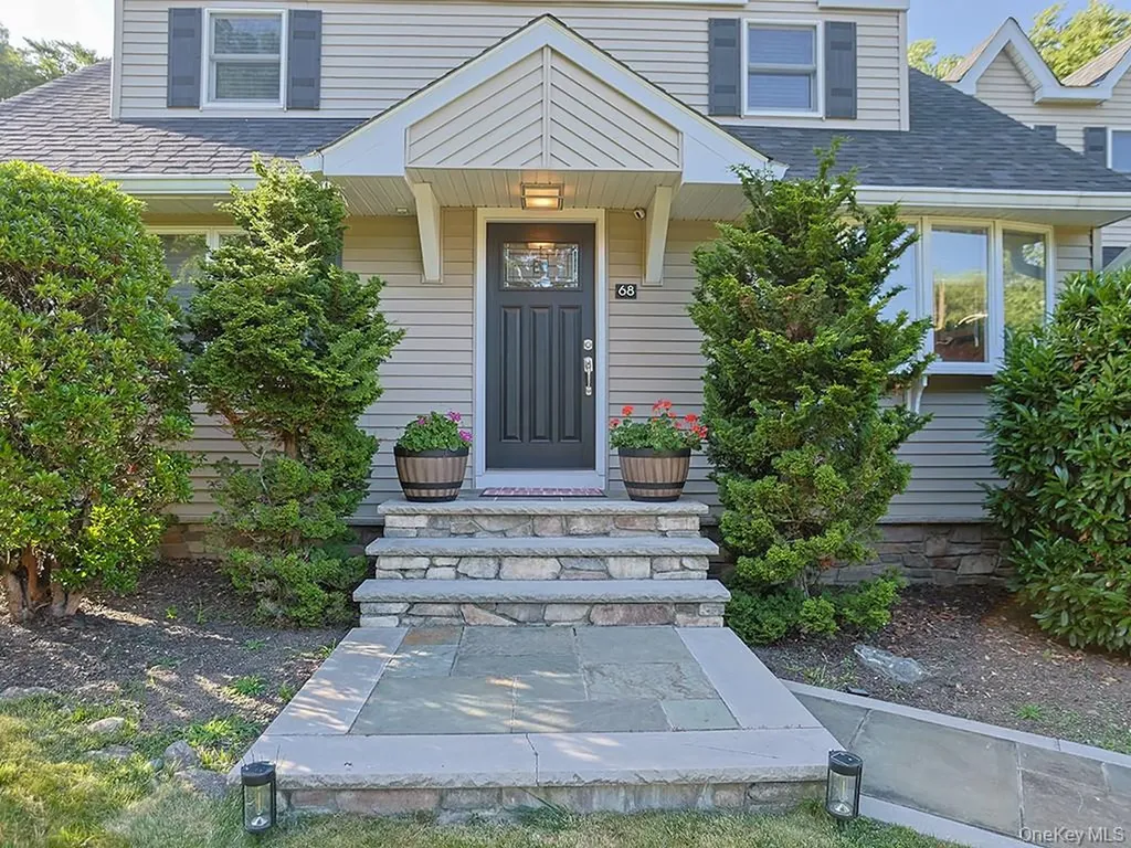 68 Van Buren Street Pearl River NY 10965