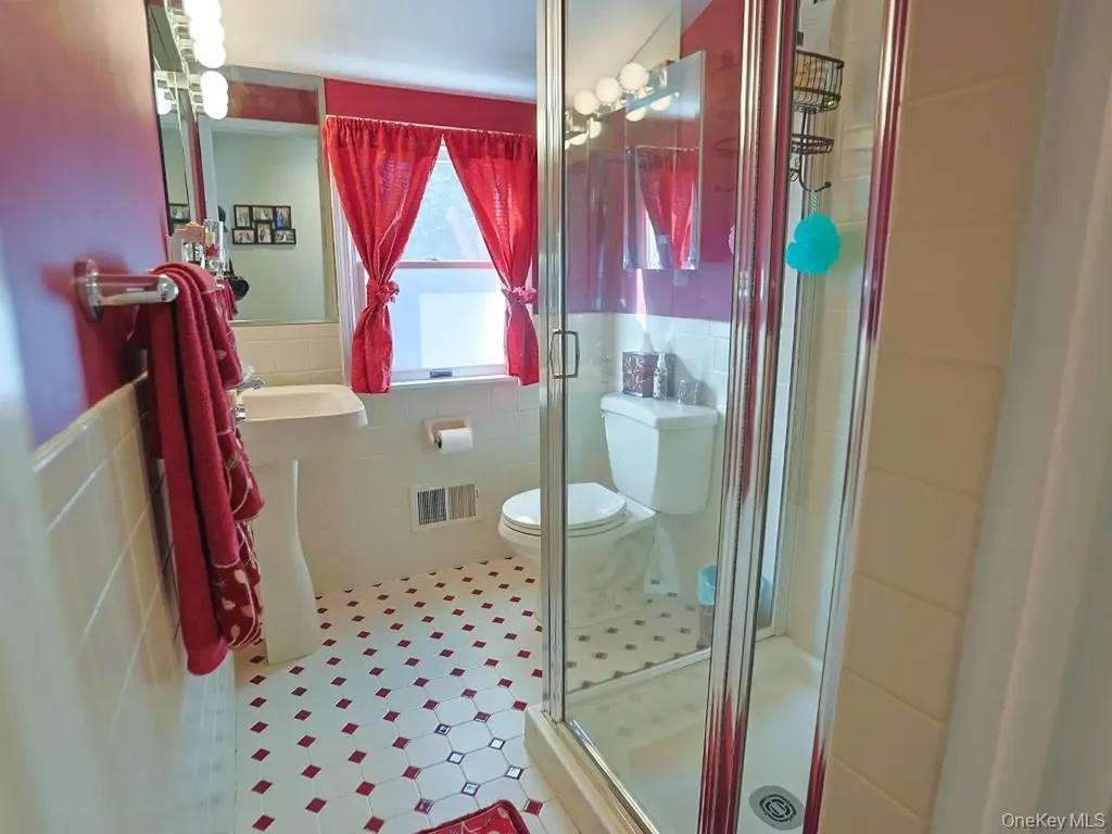 68 Van Buren Street Pearl River NY 10965