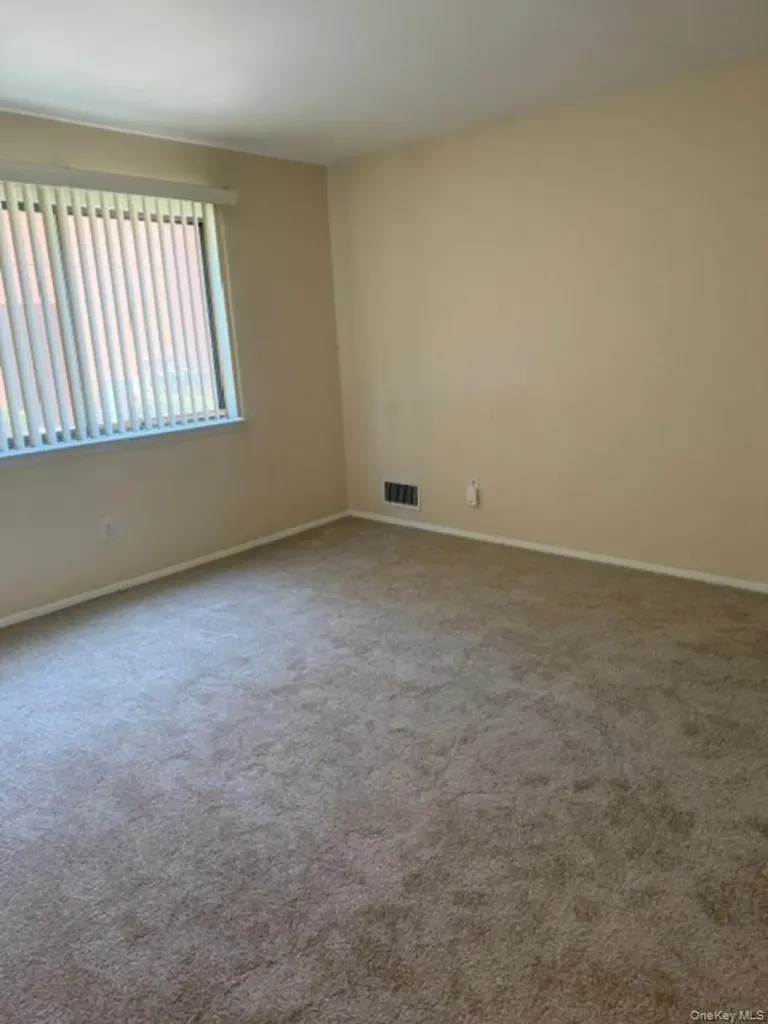 301 Town Hill Road Nanuet NY 10954
