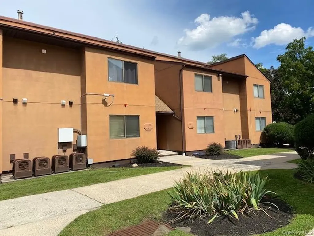 301 Town Hill Road Nanuet NY 10954