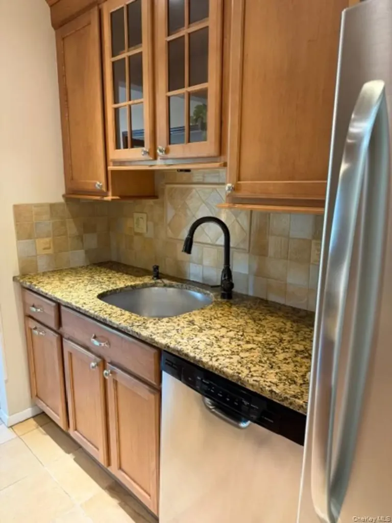 301 Town Hill Road Nanuet NY 10954