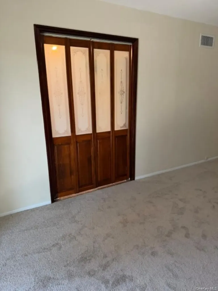 301 Town Hill Road Nanuet NY 10954