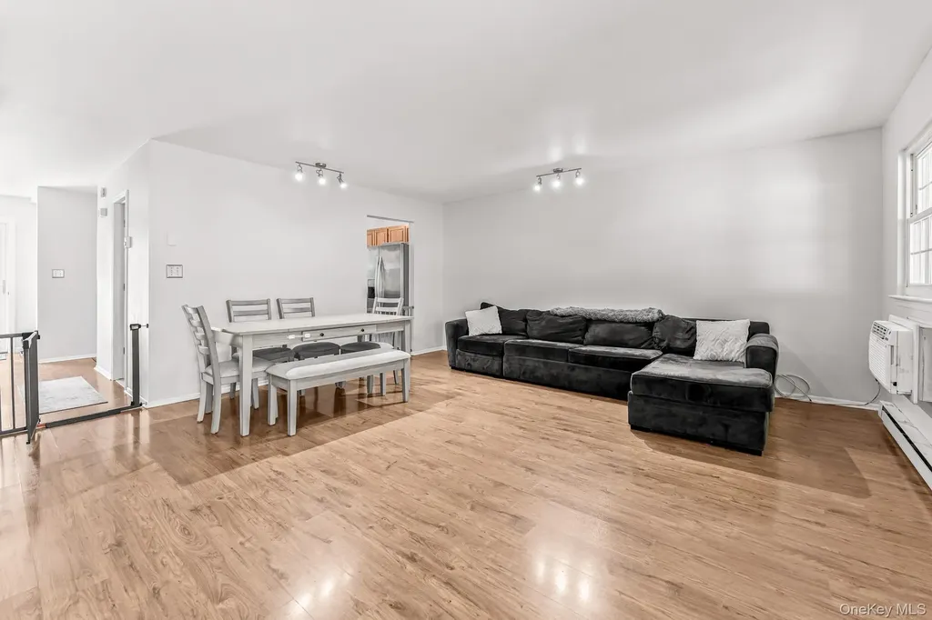 10 Roundtree Court Beacon NY 12508