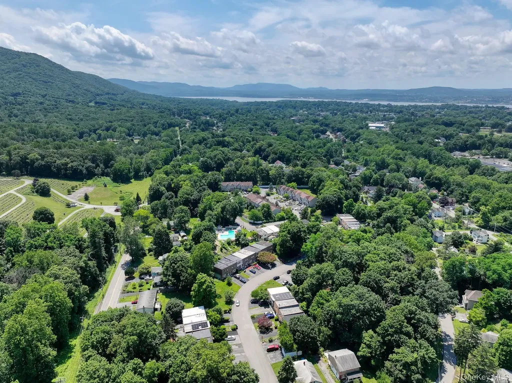 10 Roundtree Court Beacon NY 12508