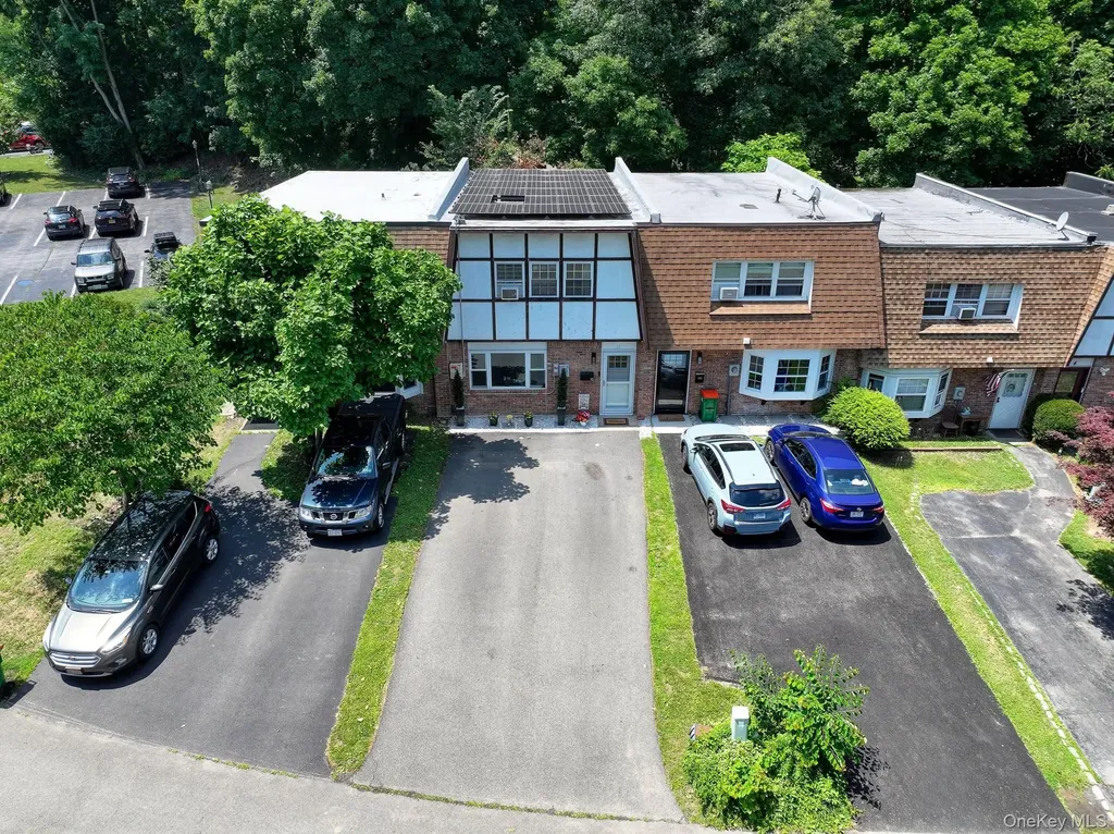 10 Roundtree Court Beacon NY 12508