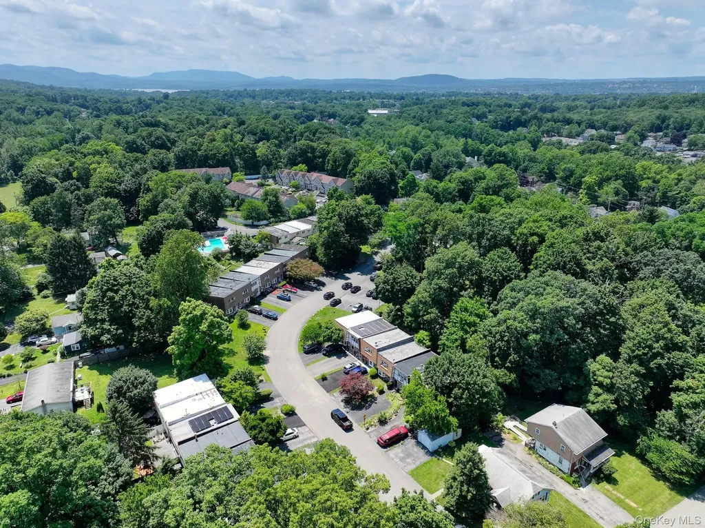 10 Roundtree Court Beacon NY 12508