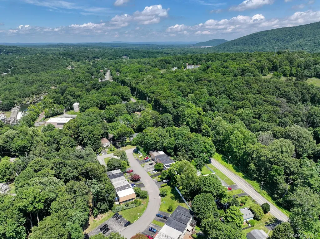 10 Roundtree Court Beacon NY 12508