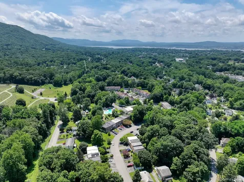 10 Roundtree Court Beacon NY 12508