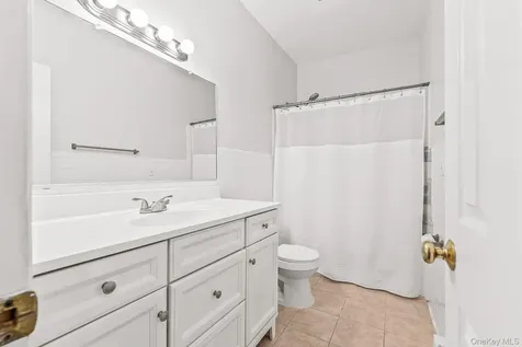 10 Roundtree Court Beacon NY 12508