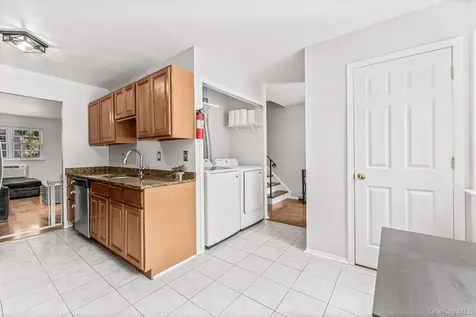 10 Roundtree Court Beacon NY 12508