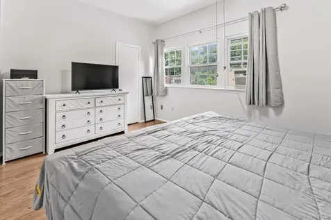 10 Roundtree Court Beacon NY 12508