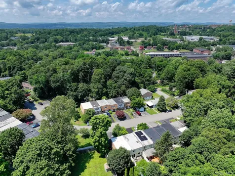 10 Roundtree Court Beacon NY 12508
